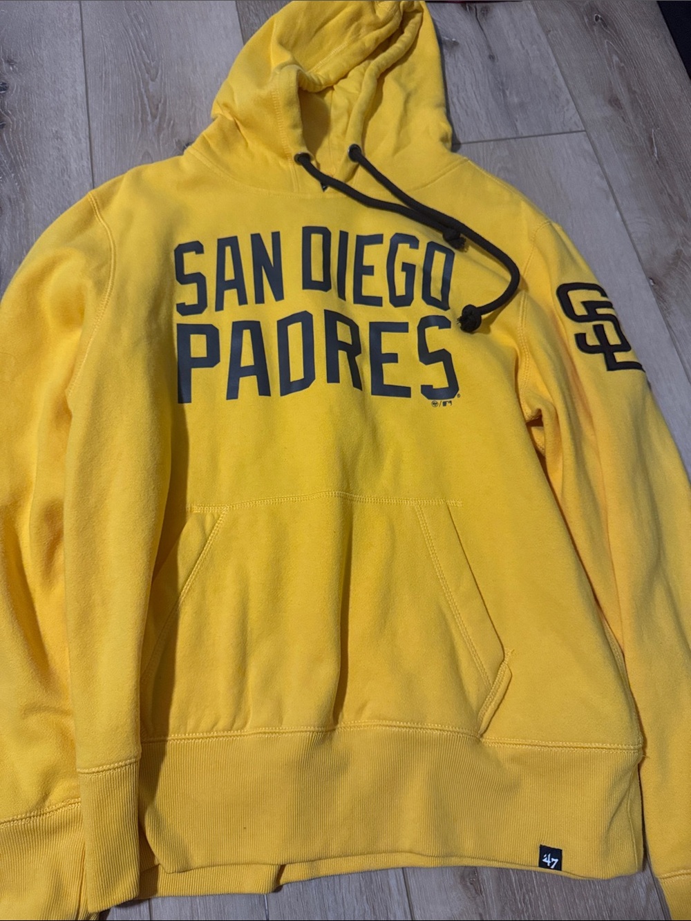 San Diego Padres Yellow Pullover Hoodie - Men's fuzzy inside worn once